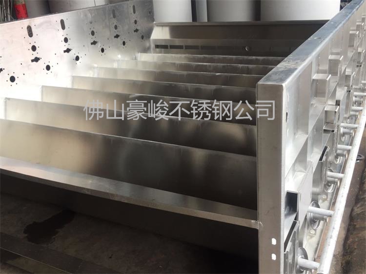 豪峻機(jī)架焊接加工廠家 百變機(jī)架 萬(wàn)種定制 良心口碑