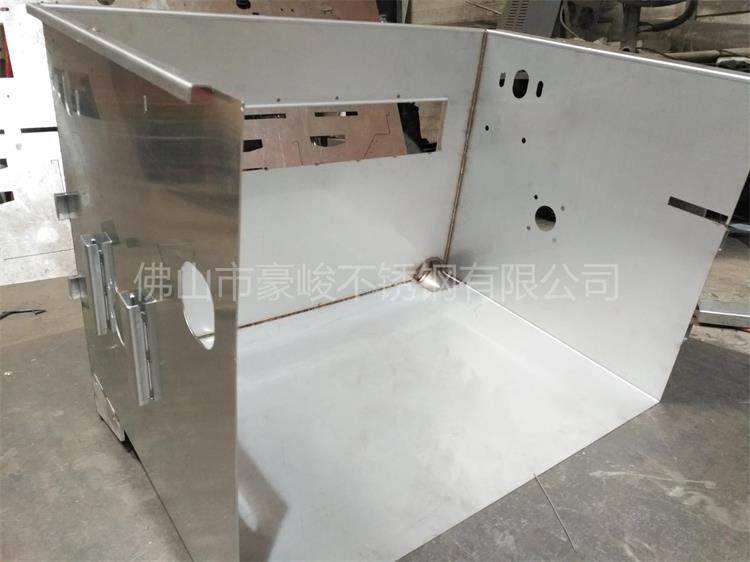 鈑金加工機箱機柜，豪峻18年品質(zhì)見證！