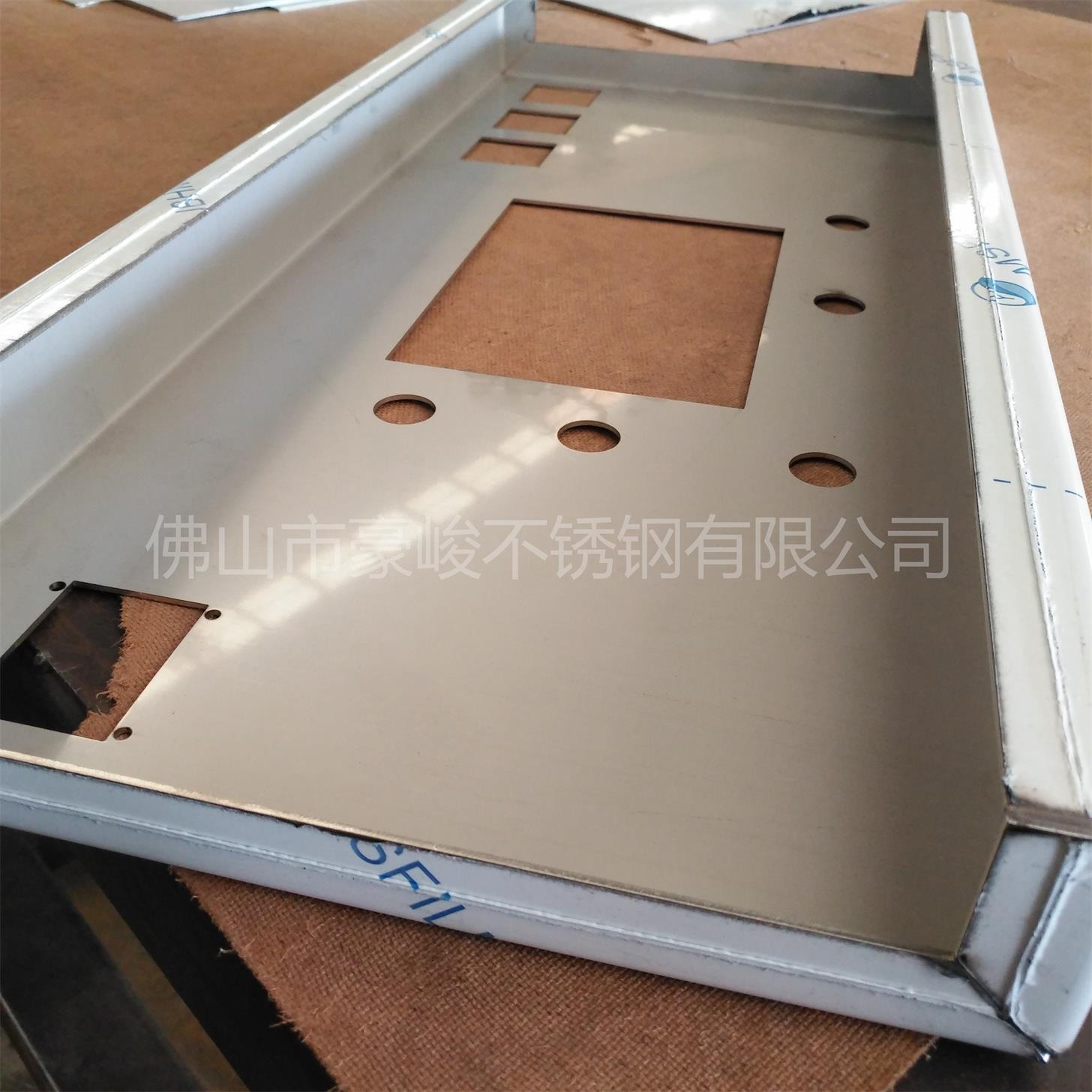 十八年經(jīng)驗(yàn)，專注與鈑金折彎加工